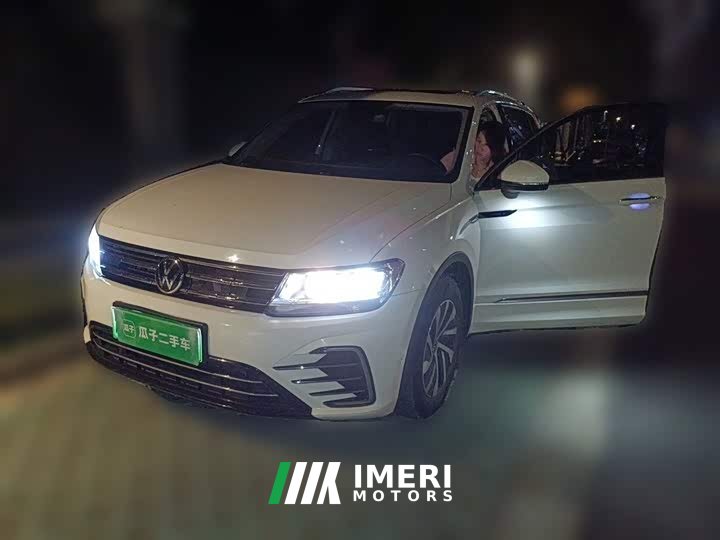 Volkswagen Tiguan L Plug-in Hybrid 430PHEV Plug-in Hybrid Premium Edition