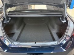 BMW 5 Series 525Li M Sport Package - ფოტო 18