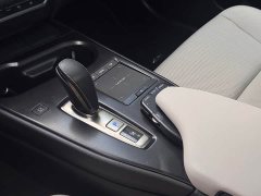 Lexus UX New Energy 2020 300e Pure Joy Edition - ფოტო 16