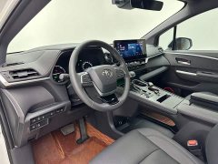 Toyota Sienna 2023 2.5L Hybrid Premium Edition - ფოტო 13