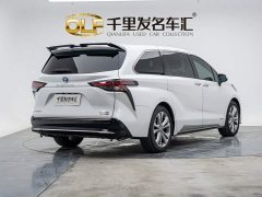 Toyota Sienna 2023 2.5L Hybrid Premium Edition - ფოტო 3