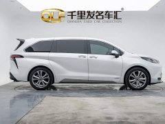 Toyota Sienna 2023 2.5L Hybrid Premium Edition - ფოტო 4