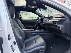 Lexus UX New Energy 2020 300e Pure Joy Edition - ფოტო 10