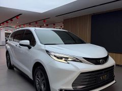 Toyota Sienna 2.5L Hybrid AWD Premium - ფოტო 3