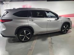 Toyota Crown Venza 2021 2.5L HEV AWD Premium - ფოტო 3