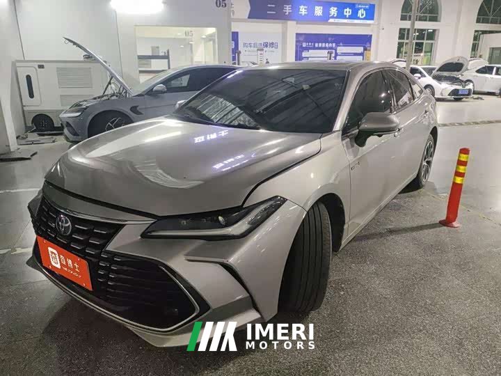 Toyota Avalon Hybrid 2.5L Luxury
