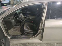 Toyota Avalon Hybrid 2.5L Luxury - ფოტო 3