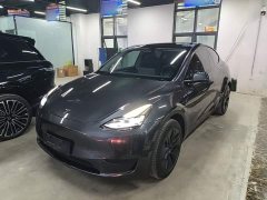 Tesla Model Y Rear-Wheel Drive - ფოტო 1