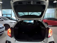 Honda Civic 2021 Hatchback 220 Turbo CVT Trendy Control - ფოტო 18