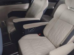 Zeekr 009 Seven-Seat Aisle Version 108kWh - ფოტო 16