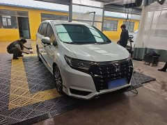 Honda Odyssey 2.0L e:HEV Luxury - ფოტო 7