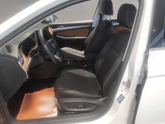 Volkswagen Bora 200TSI DSG Comfort Pro - ფოტო 14