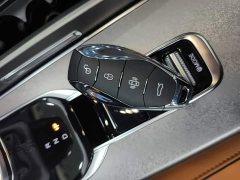 FAW Red Flag HS7 PHEV 2024 2.0T PHEV AWD Flagship Comfort 6-Seater - ფოტო 8