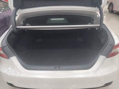 Toyota Camry 2.0G Luxury - ფოტო 18