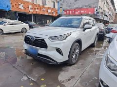Toyota Highlander Hybrid 2.5L AWD Premium 7-Seater - ფოტო 1