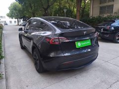Tesla Model Y Rear-Wheel Drive - ფოტო 4