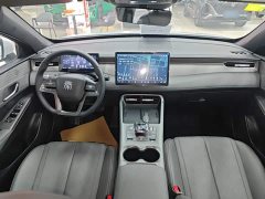 BYD Qin PLUS EV Smart Drive 420KM Leading Edition - ფოტო 9