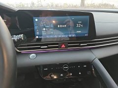 Hyundai Elantra 1.5L CVT Luxury - ფოტო 12