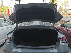Hyundai Elantra 1.5L CVT Luxury - ფოტო 18