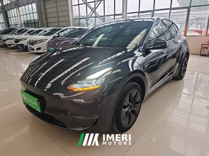 Tesla Model Y Long Range All-Wheel Drive