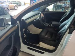 Tesla Model Y Standard Range RWD - ფოტო 15