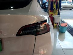 Tesla Model Y Standard Range RWD - ფოტო 7