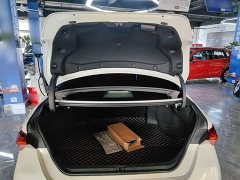 Toyota Avalon 2.5L Touring Premium Sport Edition - ფოტო 18