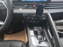 Hyundai Elantra 2022 1.5L CVT Luxury - ფოტო 13