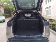 Tesla Model Y L Long Range All-Wheel Drive - ფოტო 18
