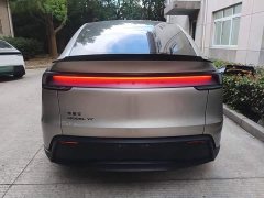 Tesla Model Y L Long Range All-Wheel Drive - ფოტო 5