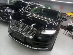 Lincoln Explorer 2.0T AWD Premium - ფოტო 1