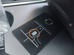 Tesla Model Y Long Range All-Wheel Drive - ფოტო 8