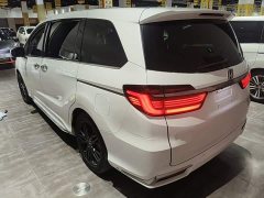 Honda Odyssey 2.0L e:HEV Sharp Radiance Edition - ფოტო 4