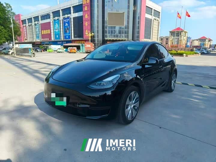 Tesla Model Y Facelift Rear-Wheel Drive