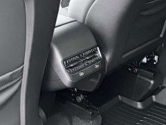Tesla Model Y Rear-Wheel Drive - ფოტო 16
