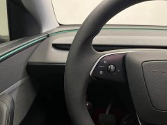 Tesla Model Y Rear-Wheel Drive - ფოტო 16