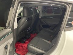 Tesla Model Y Rear-Wheel Drive - ფოტო 17