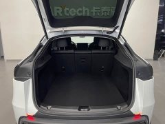 Tesla Model Y Rear-Wheel Drive - ფოტო 18
