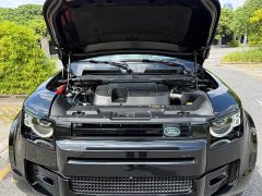 Land Rover Defender 110 P400 Dark Edition - ფოტო 11