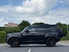 Land Rover Defender 110 P400 Dark Edition - ფოტო 16