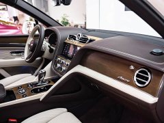 Bentley Bentayga 4.0T V8 Long Wheelbase Elegance Edition - ფოტო 9