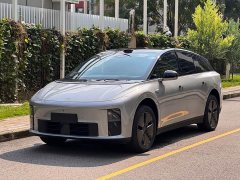Li Auto i6 Two-wheel drive standard version - ფოტო 1