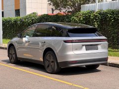 Li Auto i6 Two-wheel drive standard version - ფოტო 6