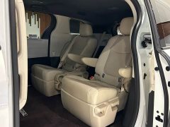 Toyota Sienna 2023 2.5L Hybrid Luxury - ფოტო 16