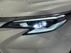 Toyota Sienna 2023 2.5L Hybrid Luxury - ფოტო 2
