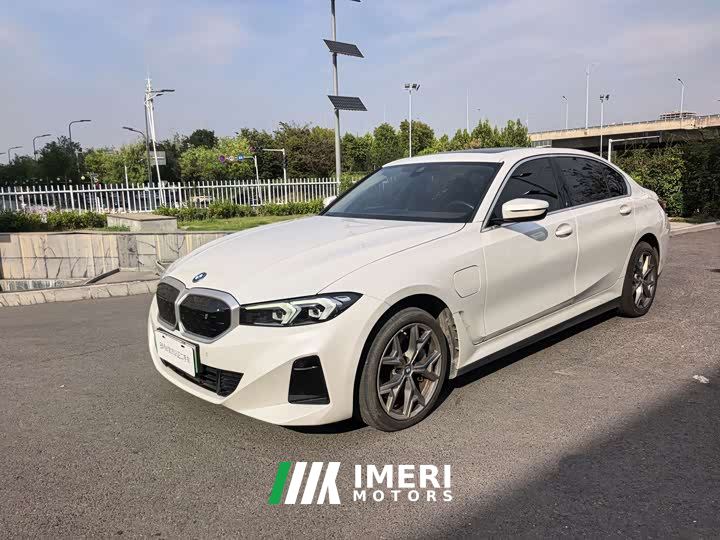 BMW i3 eDrive 35 L
