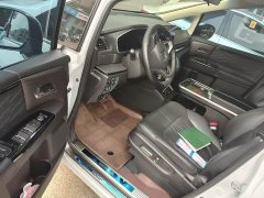 Honda Odyssey 2.0L e:HEV Luxury - ფოტო 4