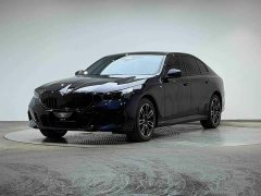 BMW 5 Series 525Li M Sport Package - ფოტო 1