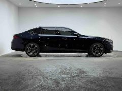 BMW 5 Series 525Li M Sport Package - ფოტო 4