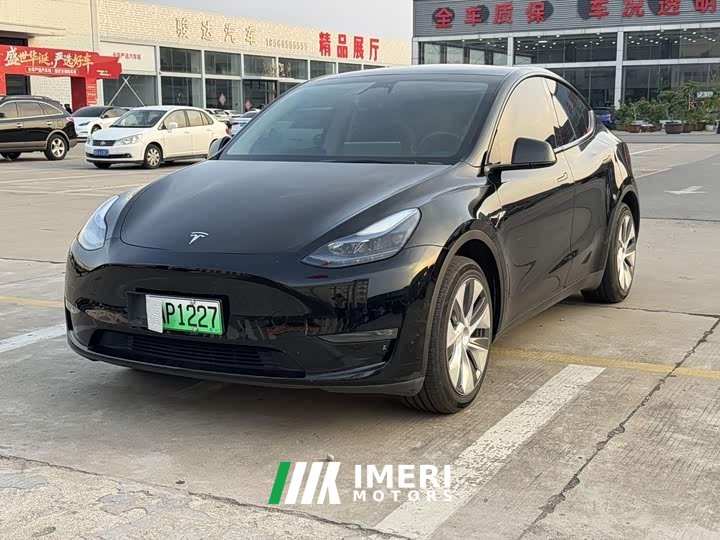 Tesla Model Y Long Range All-Wheel Drive